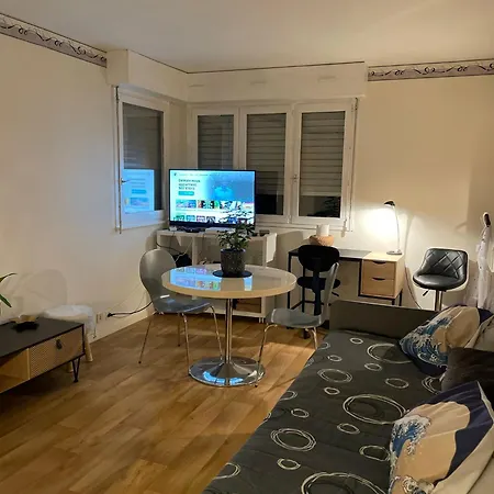 Manuezen Studio Tres Fonctionnel Au Calme Vesoul Exterior foto